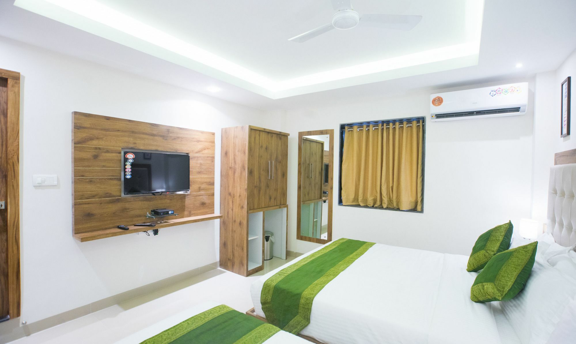 Treebo Amber International Hotel Mumbai  Buitenkant foto