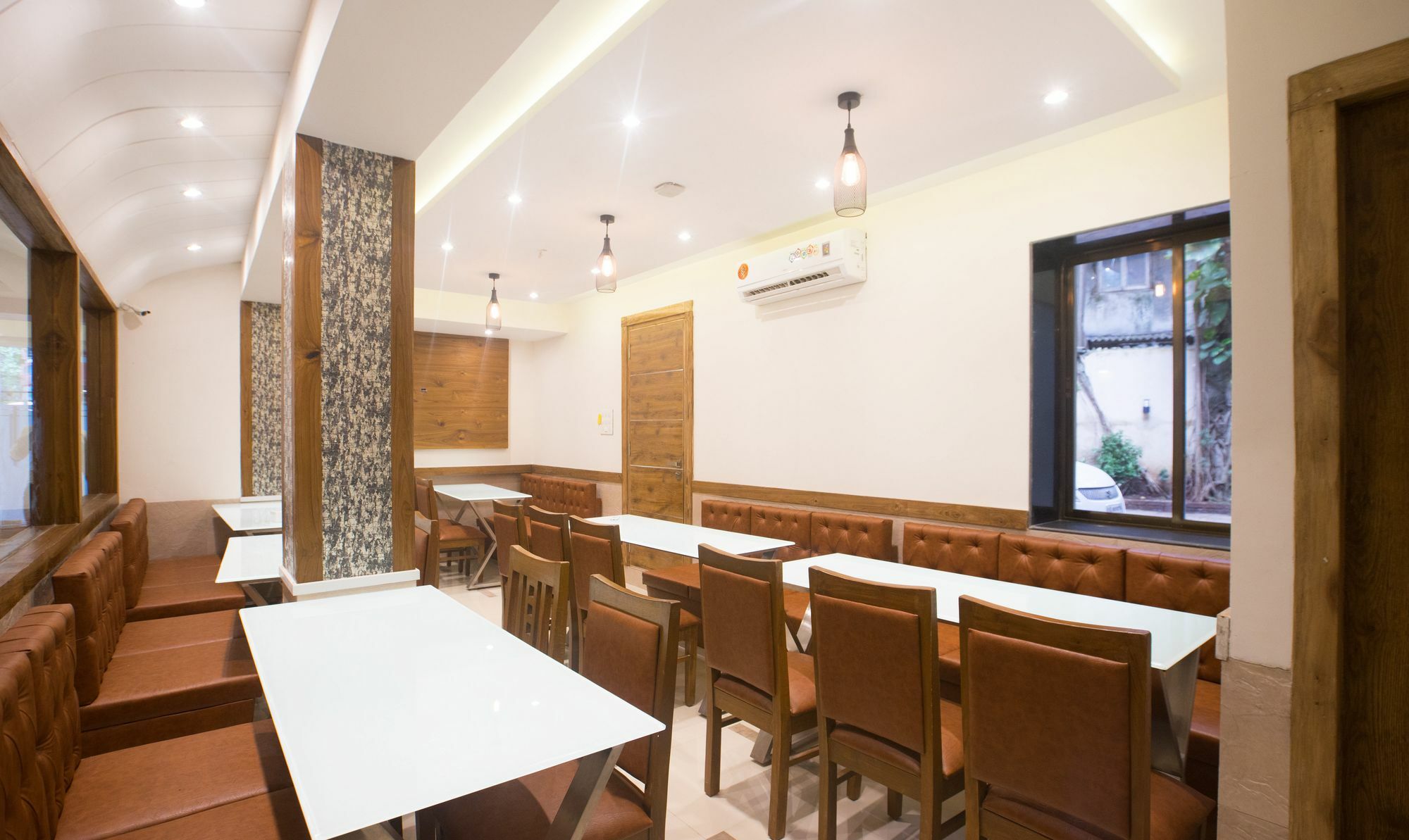 Treebo Amber International Hotel Mumbai  Buitenkant foto