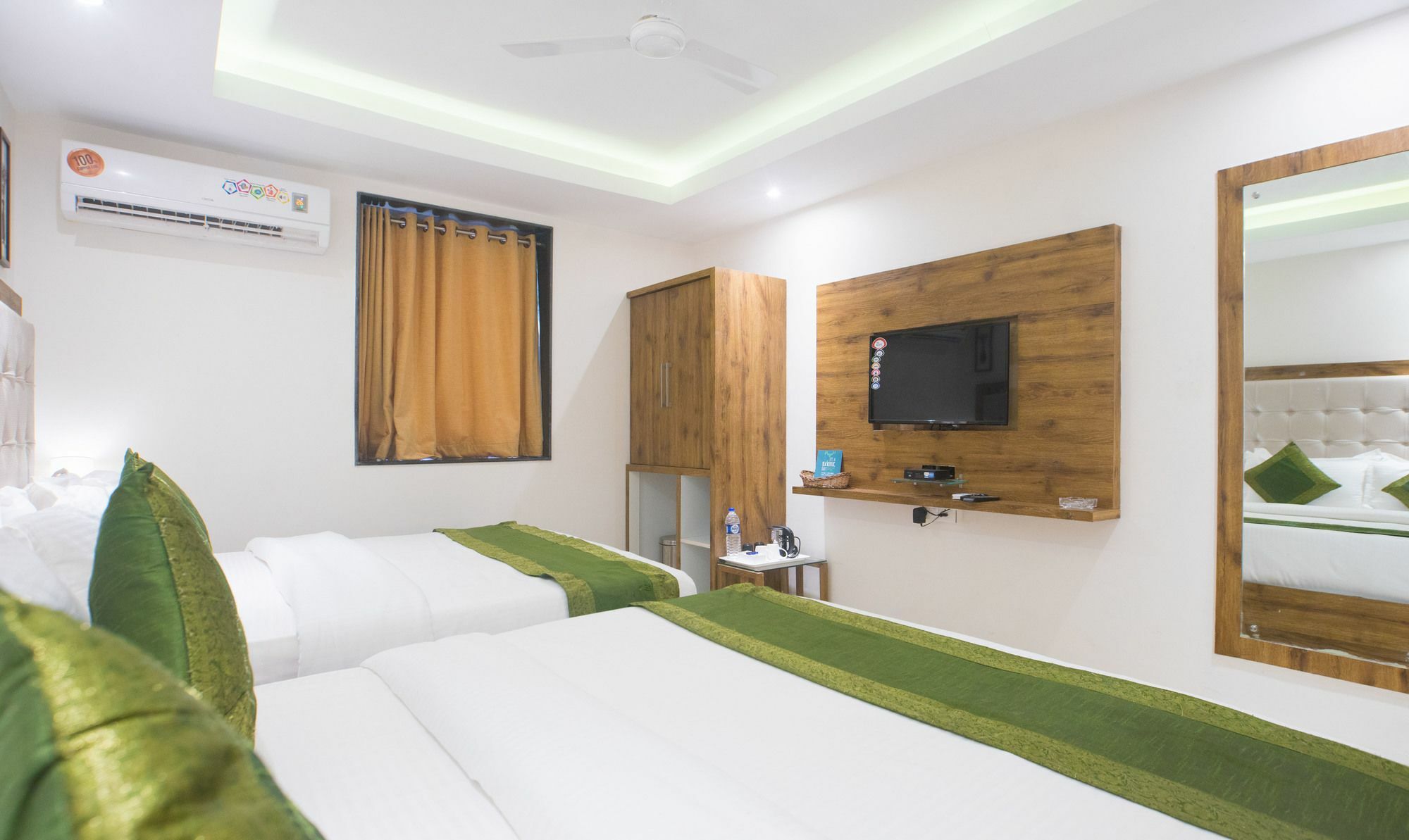 Treebo Amber International Hotel Mumbai  Buitenkant foto