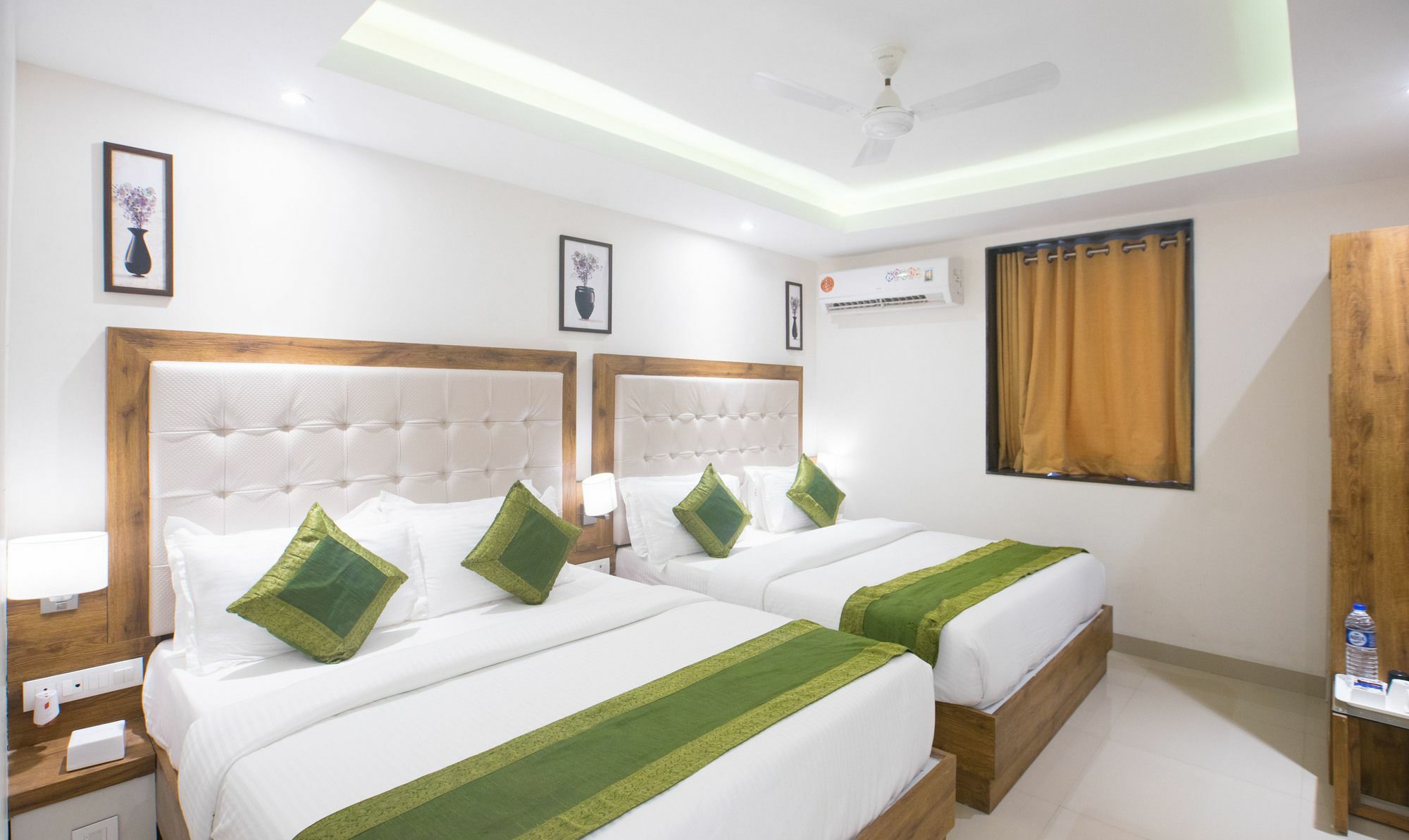 Treebo Amber International Hotel Mumbai  Buitenkant foto