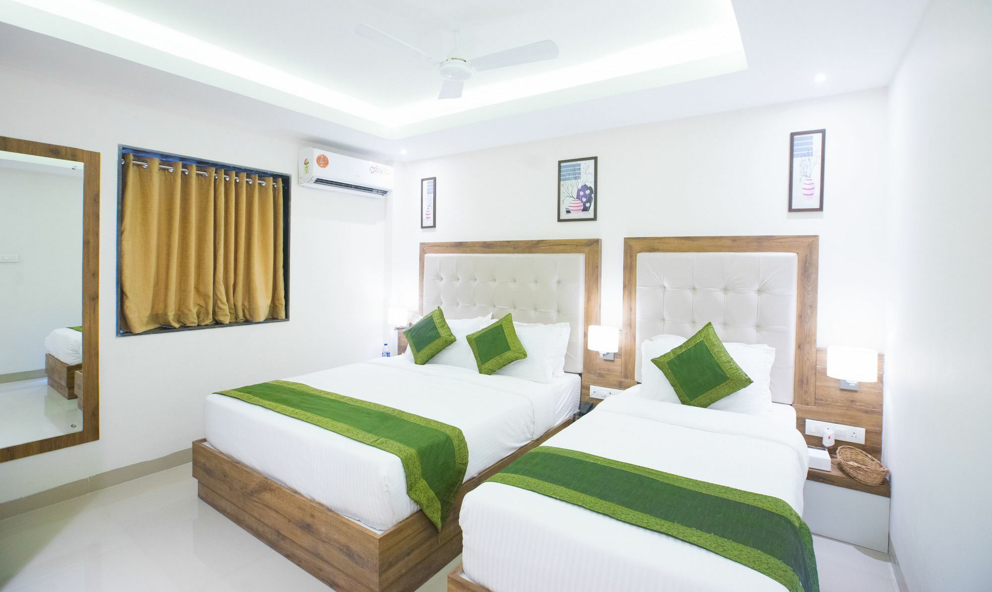 Treebo Amber International Hotel Mumbai  Buitenkant foto
