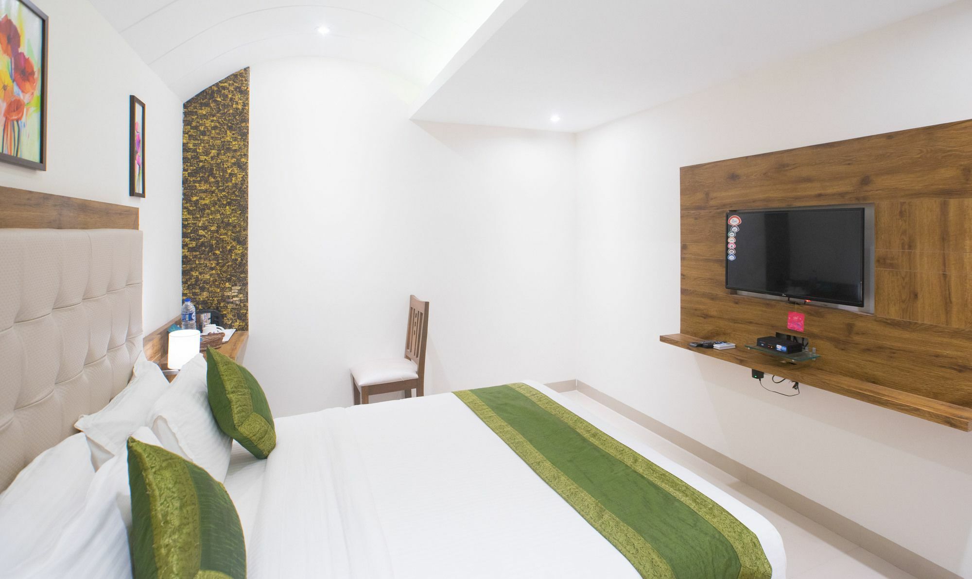 Treebo Amber International Hotel Mumbai  Buitenkant foto