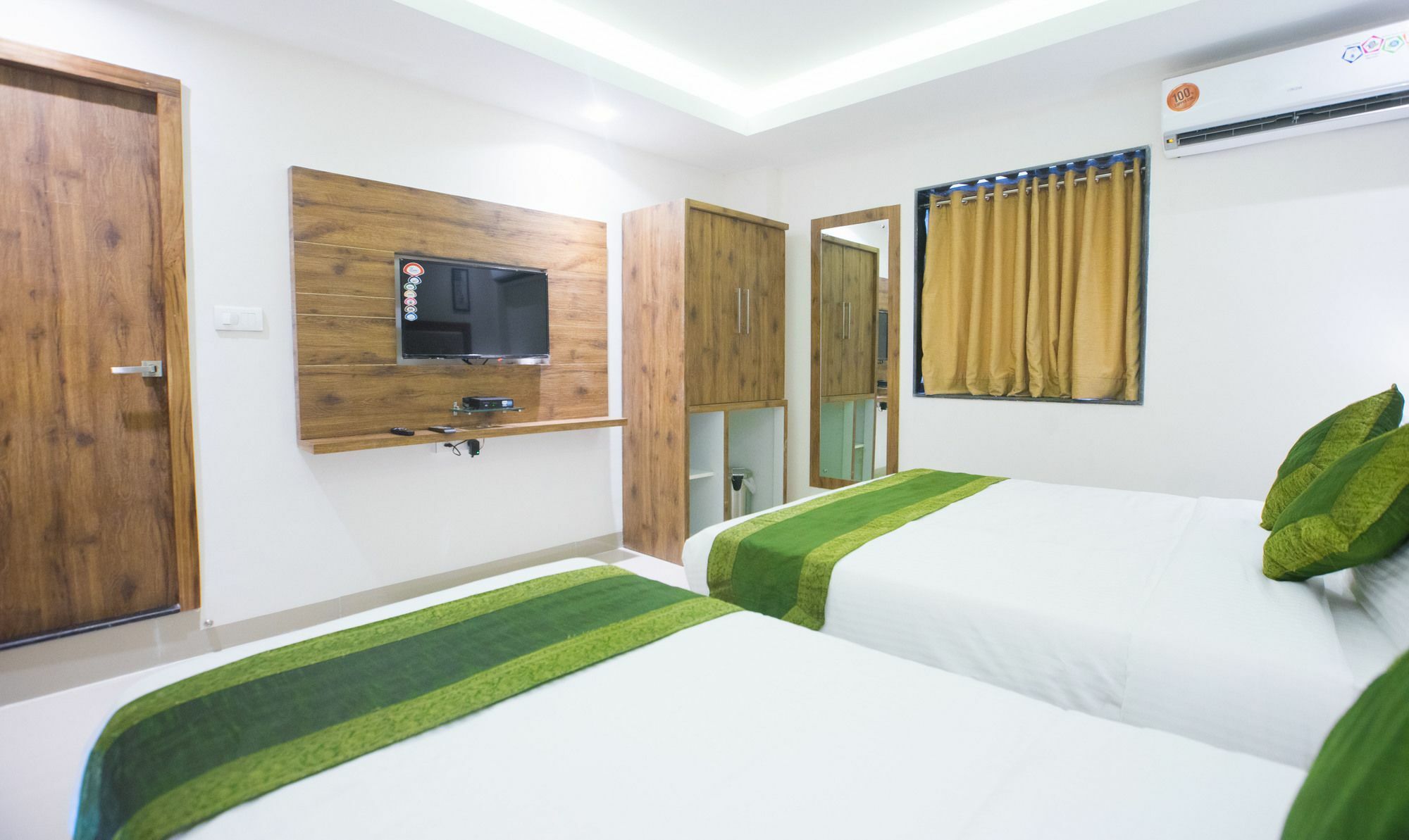 Treebo Amber International Hotel Mumbai  Buitenkant foto